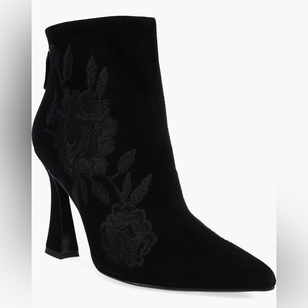 Natori Mitsu Pointed Toe Bootie. Ladies 7.5